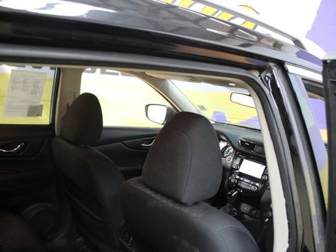 Used 2019 Nissan Rogue SV AWD/4WD image 10