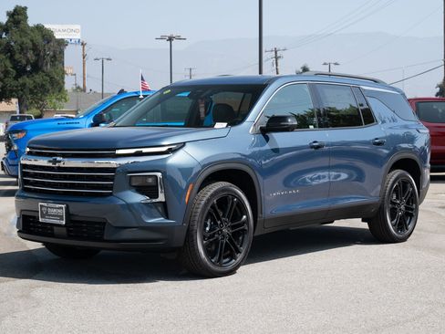 New 2026 Chevrolet Traverse LT w/ Driver Confidence Package image 8