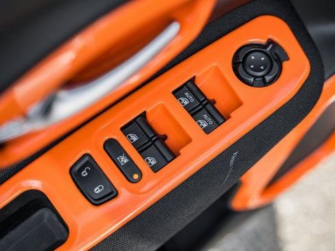 Used 2020 Jeep Renegade Latitude w/ UConnect 8.4 Nav Group image 40