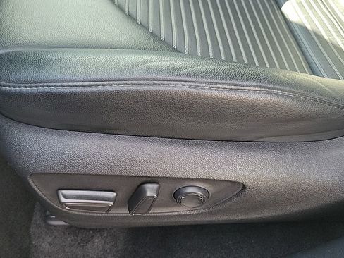 Used 2024 Toyota Highlander XSE image 30