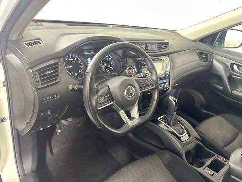 Used 2017 Nissan Rogue SV image 13