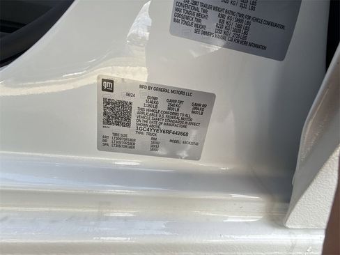 Used 2024 Chevrolet Silverado 2500 ZR2 w/ Technology Package image 34