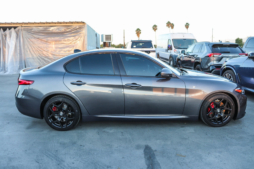 Used 2022 Alfa Romeo Giulia Ti RWD image 12