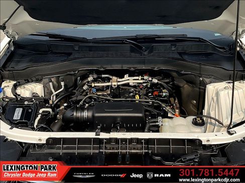 Used 2023 Ford Explorer XLT w/ Equipment Group 202A AWD/4WD image 30