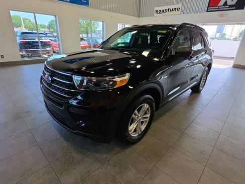 Used 2023 Ford Explorer XLT AWD/4WD image 1