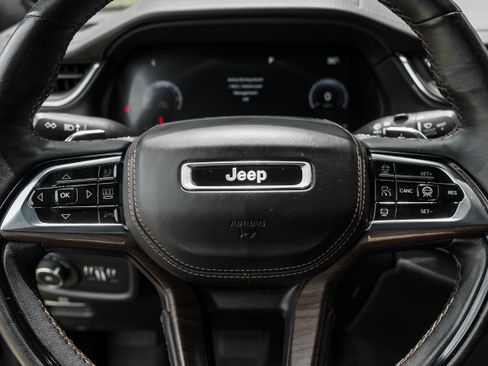 Used 2022 Jeep Grand Cherokee Summit AWD/4WD image 17