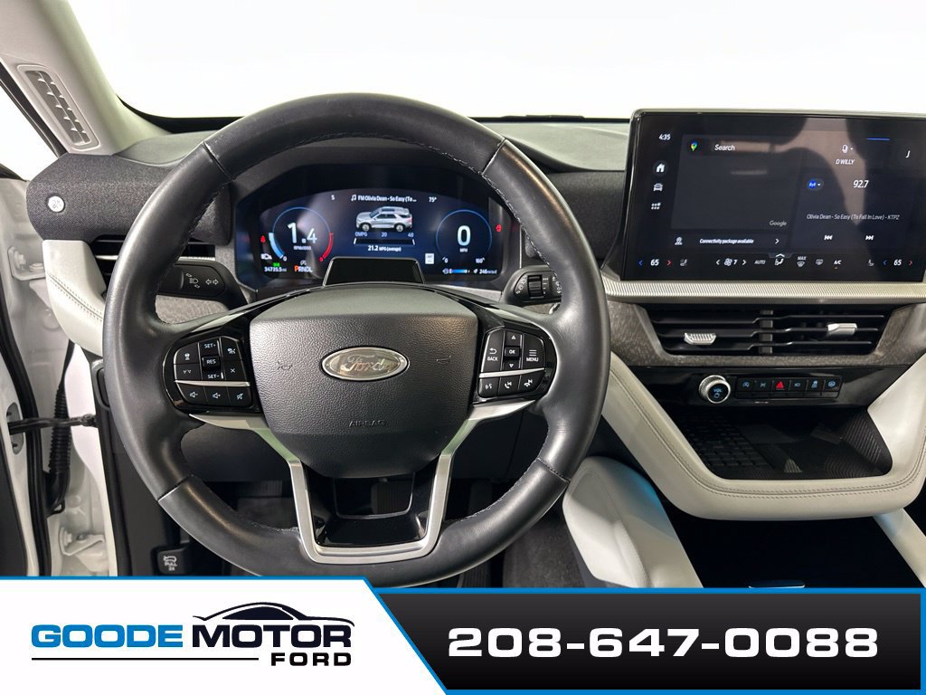 Used 2025 Ford Explorer Platinum w/ Ultimate Package AWD/4WD image 12