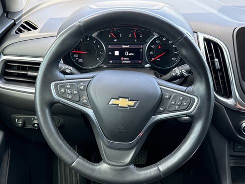 Used 2022 Chevrolet Equinox LT image 32