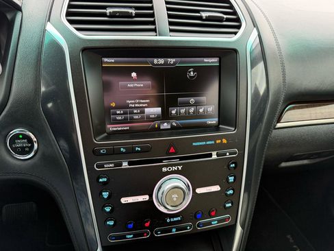 Used 2016 Ford Explorer Platinum AWD/4WD image 30