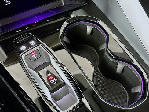 Used 2025 Audi Q5 Premium w/ Convenience Package image 7