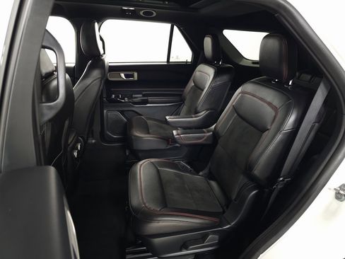 Used 2023 Ford Explorer ST-Line w/ Class IV Trailer Tow Package image 35