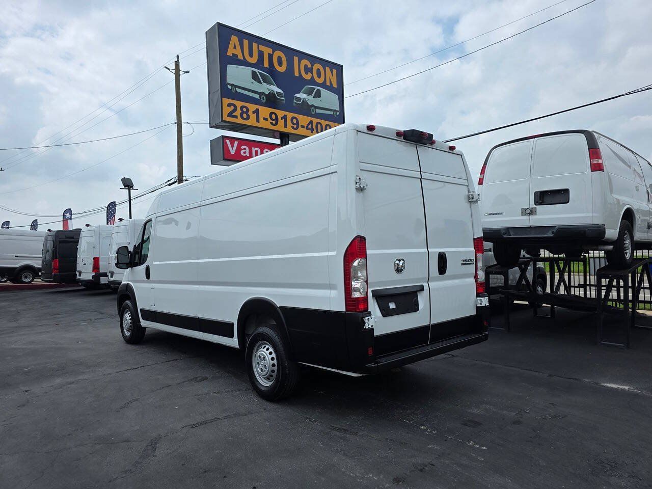Used 2025 RAM ProMaster 3500 w/ Convenience Group FWD image 2