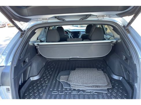 Used 2025 Subaru Outback Premium image 17