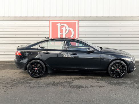 Used 2018 Jaguar XE Prestige image 41