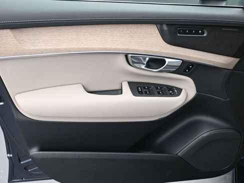 New 2026 Volvo XC90 B5 Plus image 10