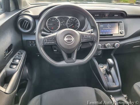 Used 2023 Nissan Kicks S FWD image 10