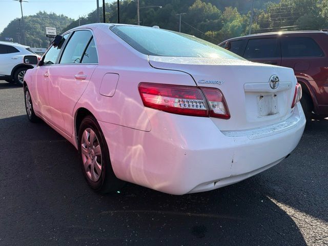 Used 2011 Toyota Camry LE FWD image 4