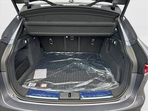 New 2026 Jaguar F-PACE R-Dynamic S image 9