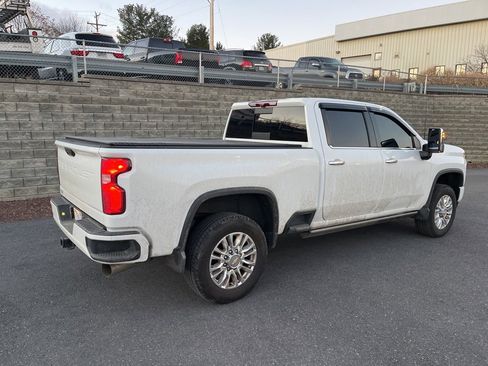 Used 2022 Chevrolet Silverado 2500 High Country w/ Technology Package image 7