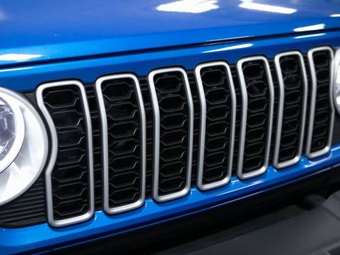 Used 2024 Jeep Wrangler Sahara image 30