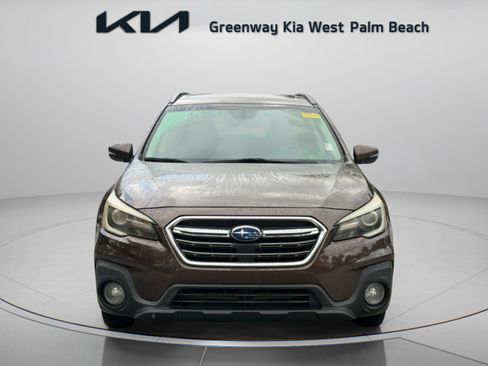 Used 2019 Subaru Outback 3.6R Touring AWD/4WD image 2