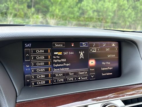 Used 2015 Lexus LS 460 AWD w/ Comfort Package image 17