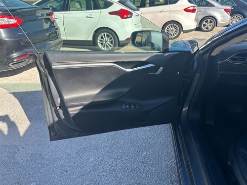 Used 2013 Tesla Model S Signature image 12