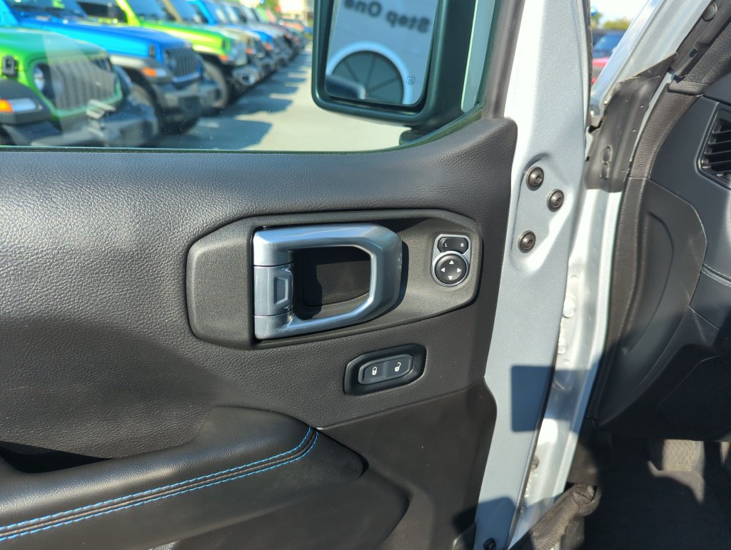 Used 2024 Jeep Wrangler High Altitude AWD/4WD image 16