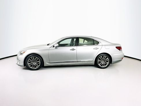 Used 2017 Lexus LS 460 w/ Comfort Package RWD image 4