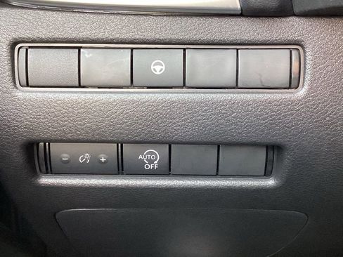 Used 2023 Nissan Rogue SV image 22