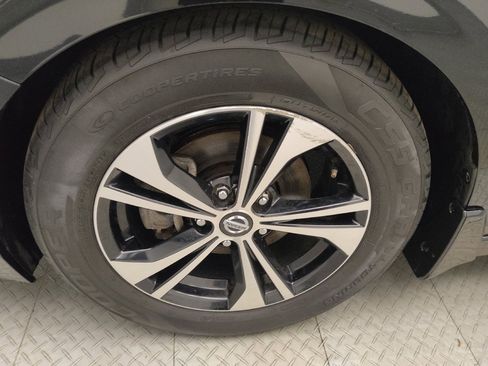 Used 2020 Nissan Sentra SV image 31