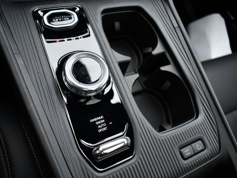 New 2026 Jeep Cherokee Overland w/ Trailer Tow Group AWD/4WD image 19