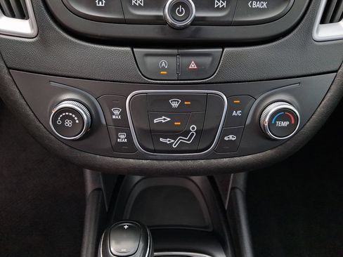 Used 2020 Chevrolet Malibu LS FWD image 16