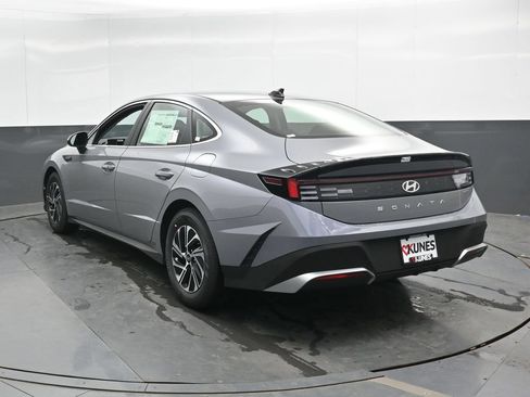 New 2026 Hyundai Sonata Blue FWD image 10