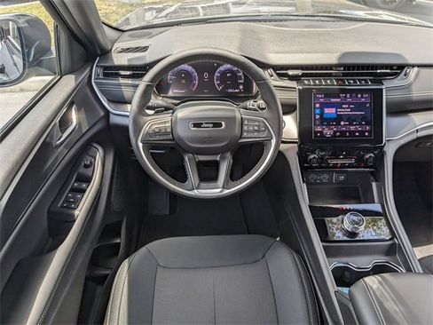 New 2025 Jeep Grand Cherokee L Laredo w/ Luxury Tech Group I image 16