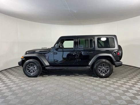 Used 2026 Jeep Wrangler Unlimited Sport AWD/4WD image 4