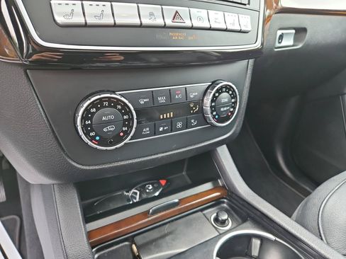 Used 2017 Mercedes-Benz GLS 550 4MATIC image 30