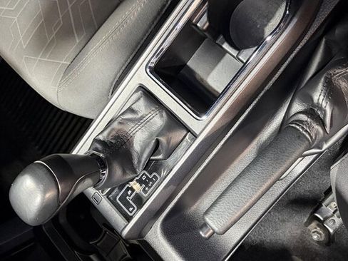 Used 2018 Toyota Tacoma TRD Off-Road w/ Technology Package image 20