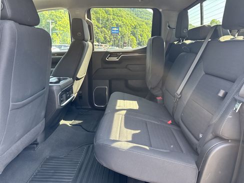 Used 2023 GMC Sierra 1500 Elevation w/ Preferred Package AWD/4WD image 17