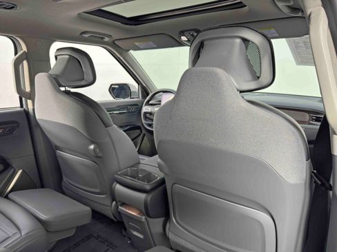 Used 2024 Kia EV9 Land image 39