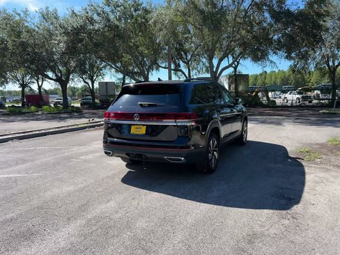 Used 2026 Volkswagen Atlas SE FWD image 13