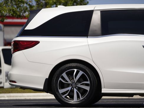 Used 2024 Honda Odyssey Touring image 5