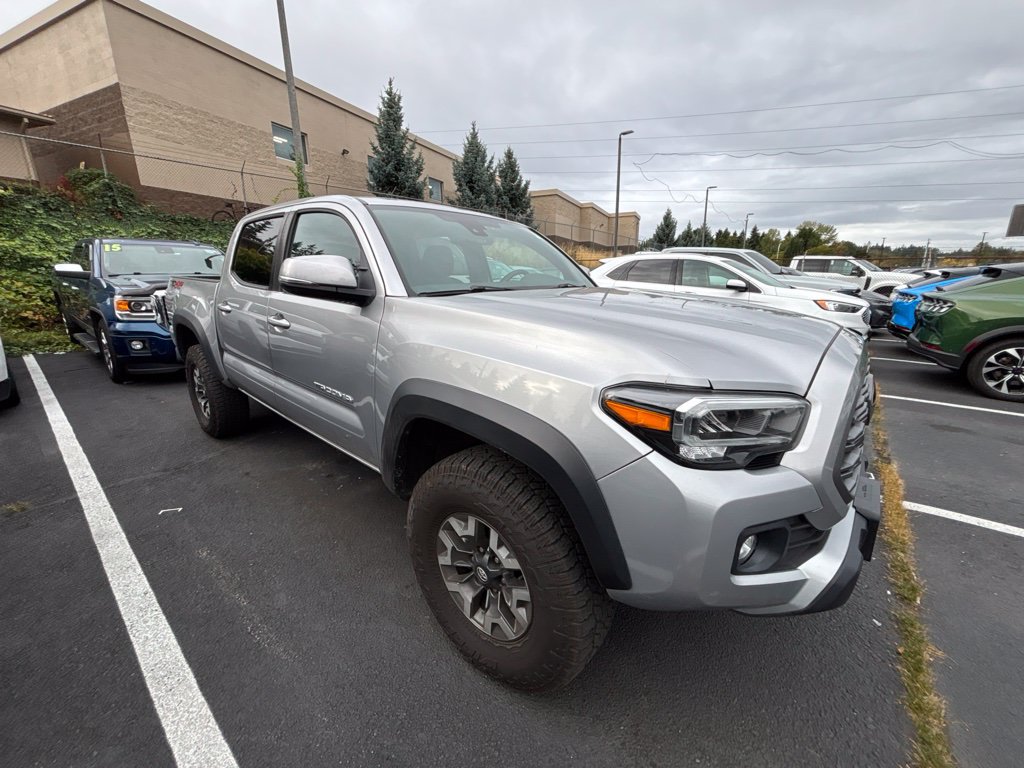 Used 2021 Toyota Tacoma TRD Off-Road w/ Technology Package AWD/4WD image 4