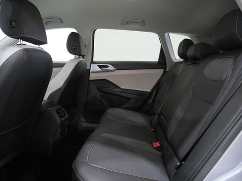 Used 2025 Volkswagen Taos SE image 23