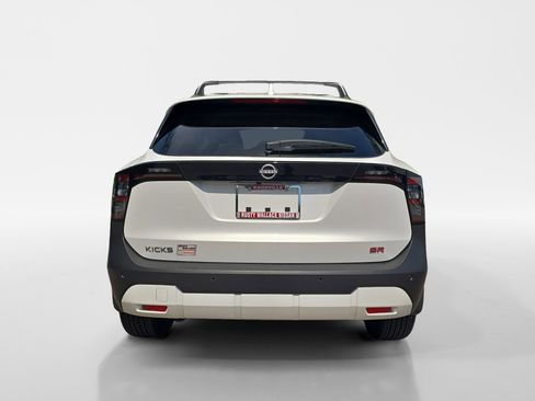 Used 2025 Nissan Kicks SR w/ Illumination Package FWD image 4