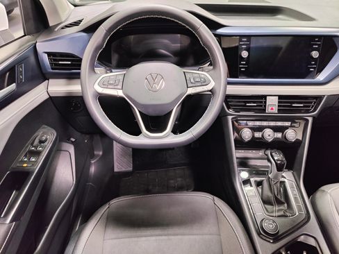 Certified 2024 Volkswagen Taos SE w/ Panoramic Sunroof Package AWD/4WD image 18
