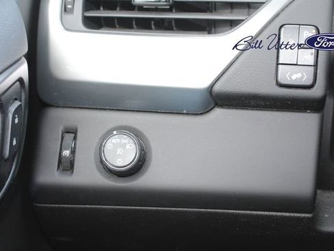 Used 2016 Chevrolet Suburban LT image 25