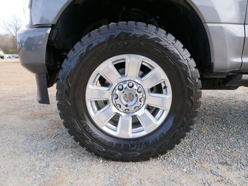 Used 2021 Ford F250 Platinum w/ FX4 Off-Road Package image 14