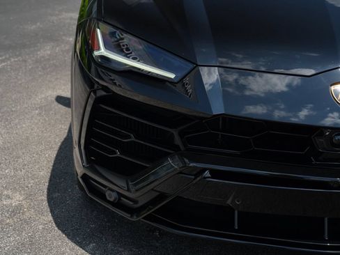 Used 2022 Lamborghini Urus AWD/4WD image 30