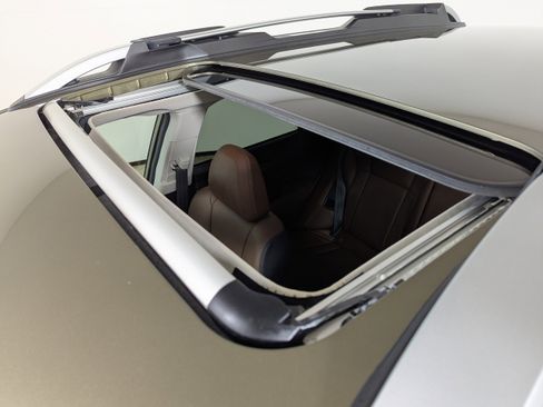 Used 2021 Subaru Outback Touring w/ Popular Package #2 image 31